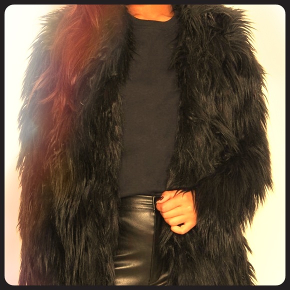 PrettyLittleThing Amaria Black Shaggy Fur Coat! - Picture 1 of 4